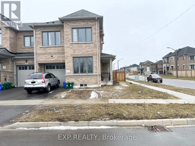 2 Littlewood Dr in Whitby, ON - Building Photo - Building Photo