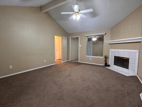 8102 Avenue S in Lubbock, TX - Building Photo - Building Photo