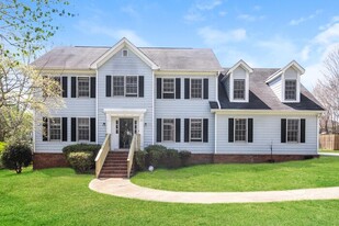 1161 Mary Lee Ln SW in Lilburn, GA - Building Photo