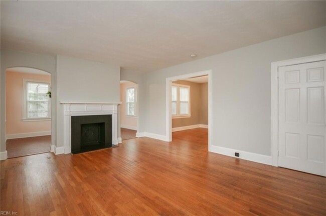 7415 Hampton Blvd, Unit 278 in Norfolk, VA - Building Photo - Building Photo