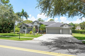 8369 SE Island Way in Jupiter, FL - Building Photo - Building Photo