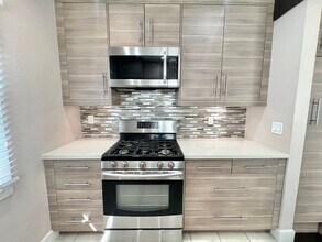 59-61 Ximeno Ave in Long Beach, CA - Building Photo - Building Photo