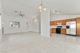 1094 Kabuki Ave in Henderson, NV - Building Photo