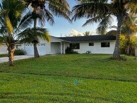 1961 SW Libra Ln in Port St. Lucie, FL - Building Photo