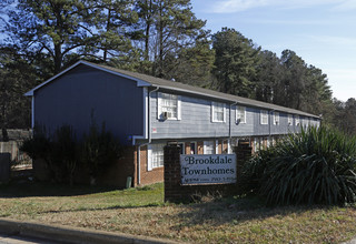 Brookdale Townhomes in Cary, NC - Building Photo - Building Photo