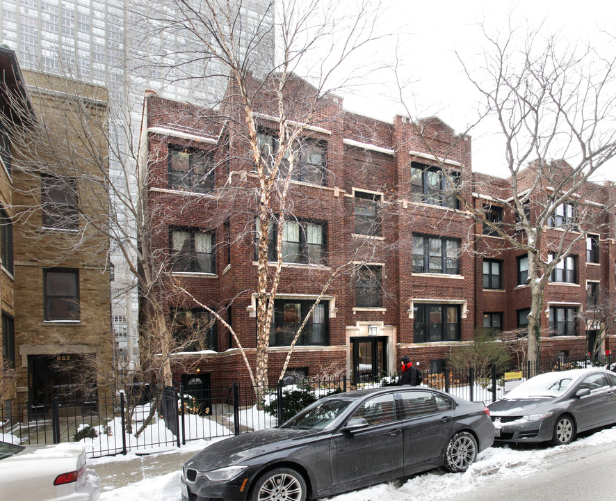 655-657 W Bittersweet Pl in Chicago, IL - Foto de edificio