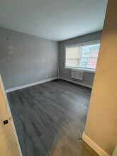 394 Park Ave, Unit B12 in Orange, NJ - Building Photo - Building Photo