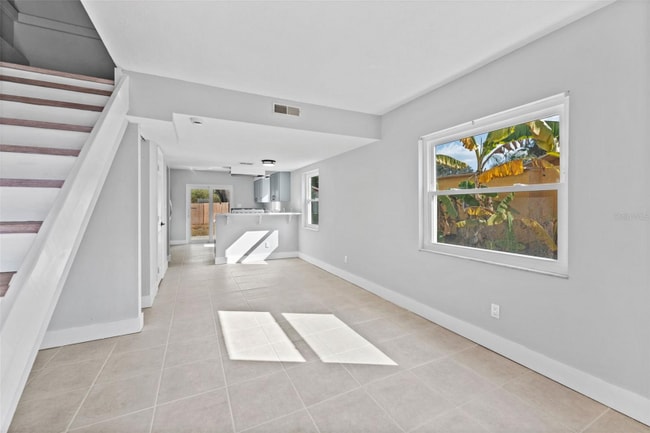 8737 N Tangerine Pl in Tampa, FL - Foto de edificio - Building Photo