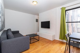 334 E 96th St in New York, NY - Building Photo - Building Photo