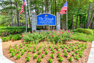 The Woods at Southlake in Jonesboro, GA - Foto de edificio - Building Photo