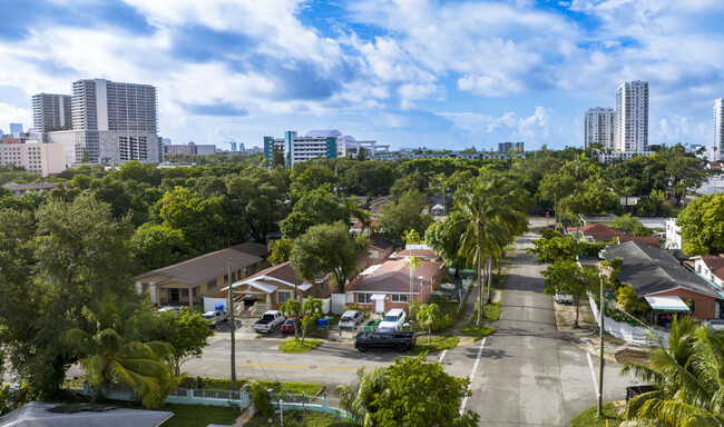 1796 NW 16th St in Miami, FL - Building Photo - Building Photo