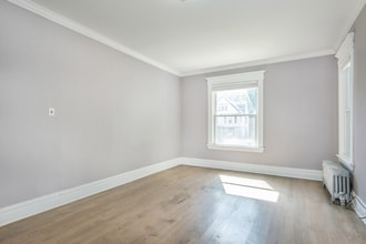 233 Glenwood Ave in East Orange, NJ - Foto de edificio - Building Photo