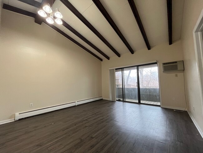 341 Oak St, Unit 4, Unit 4