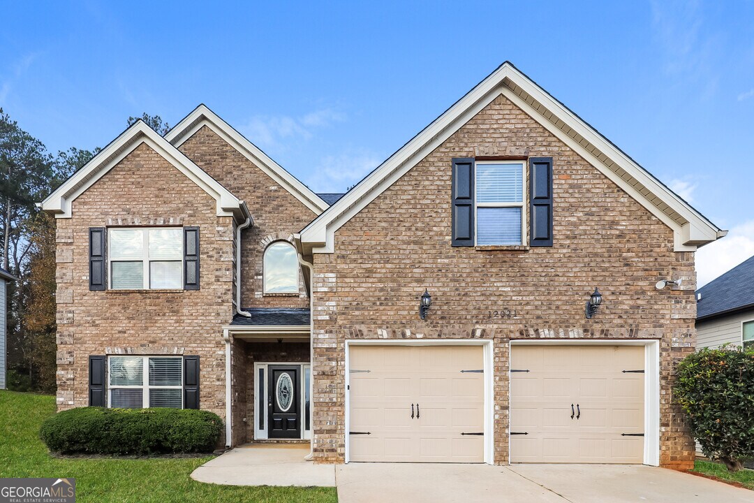 12021 Kelowna Rd in Hampton, GA - Building Photo