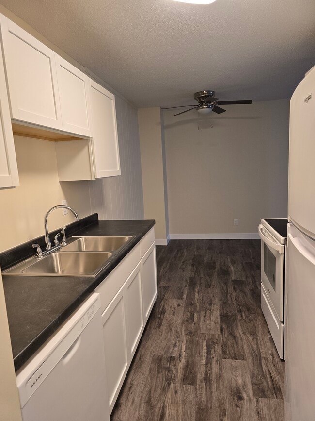 Sands Apartments in Mounds View, MN - Building Photo - Building Photo