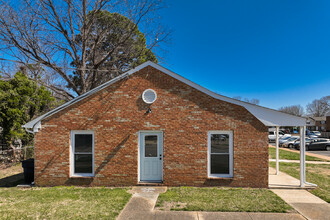 6124 Lexington Ct in Virginia Beach, VA - Building Photo - Building Photo