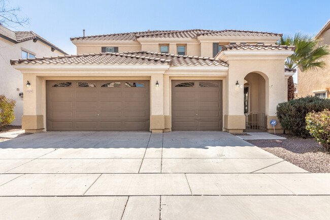 3535 E Gary Way in Gilbert, AZ - Foto de edificio - Building Photo