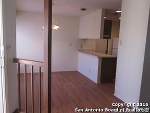 7511 Longing Trail in San Antonio, TX - Building Photo - Building Photo