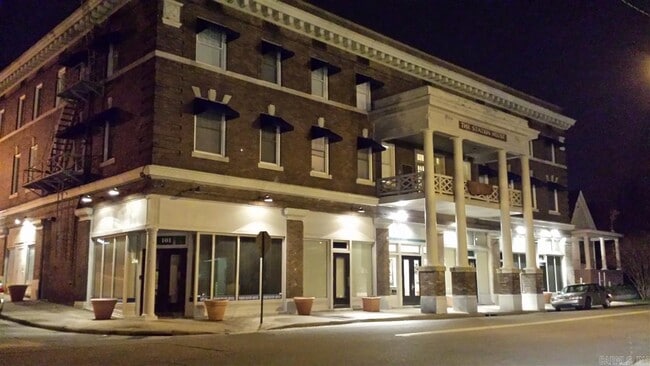 property at 101 S Victory St