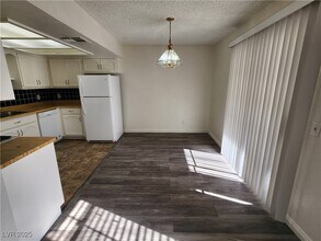 6627 W Tropicana Ave in Las Vegas, NV - Building Photo - Building Photo