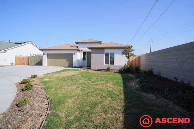 8308 Avon St in Bakersfield, CA - Building Photo - Building Photo
