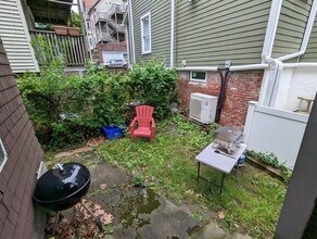 85 Lowell St, Unit 1 in Somerville, MA - Building Photo - Building Photo