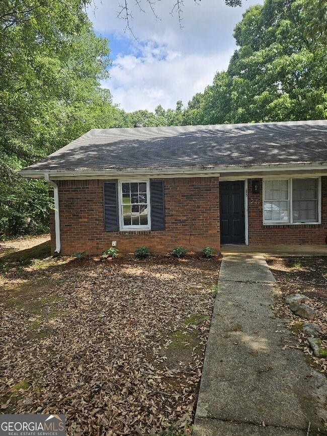 property at 225 Rock Island Ln