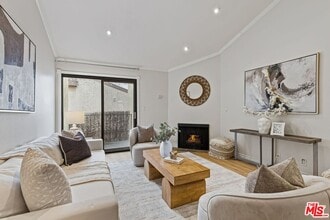 620 W Hyde Park Blvd in Inglewood, CA - Building Photo - Building Photo