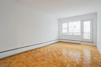 1000 Pratt Av in Outremont, QC - Building Photo - Building Photo