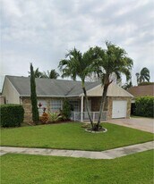 7779 Elwood Dr in Greenacres, FL - Building Photo