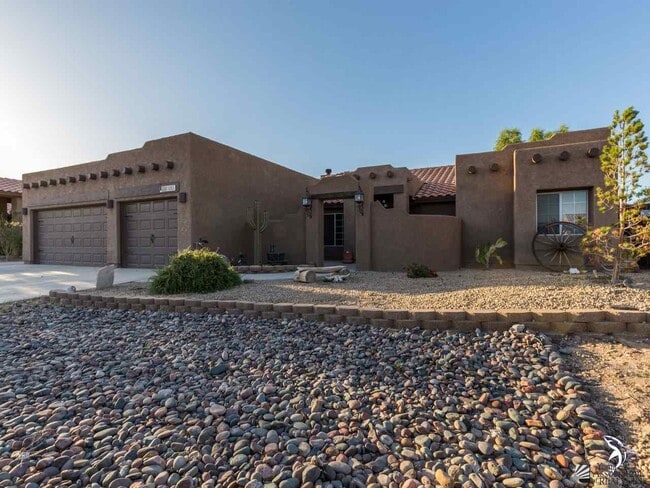 8166 E Lorenzo Ln in Yuma, AZ - Building Photo - Building Photo