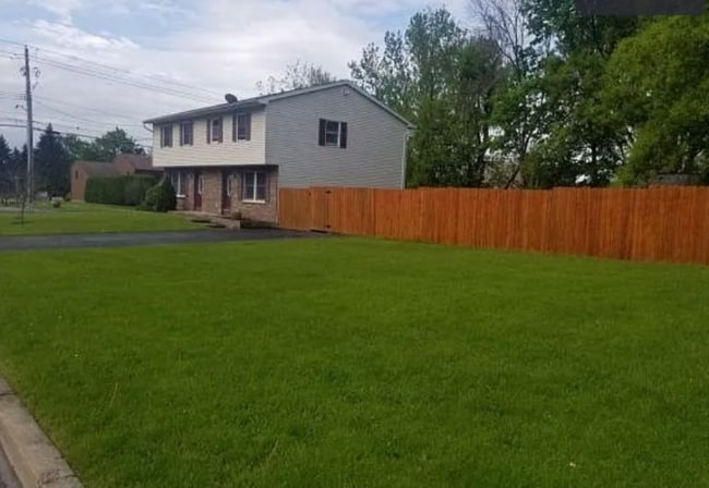 901 White Birch Ln in Endicott, NY - Building Photo - Building Photo