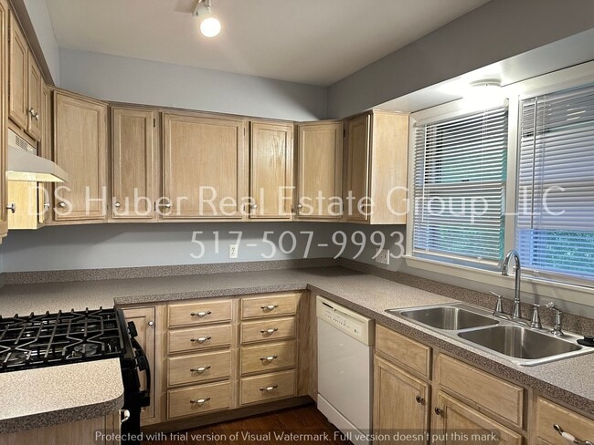 property at 526 W Hillsdale St