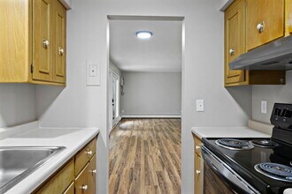 4934 Whitcomb Dr in Madison, WI - Building Photo - Building Photo