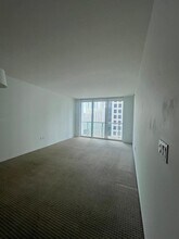 500 Brickell Ave, Unit 2904 in Miami, FL - Building Photo - Building Photo