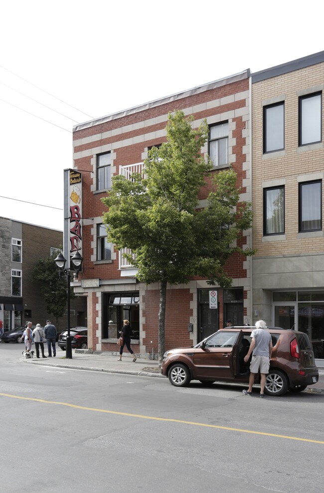 4021-4025 E Ontario Rue in Montréal, QC - Building Photo - Building Photo