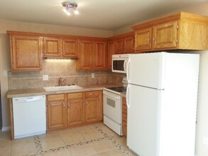 5711 W 92nd Ave in Westminster, CO - Foto de edificio - Building Photo