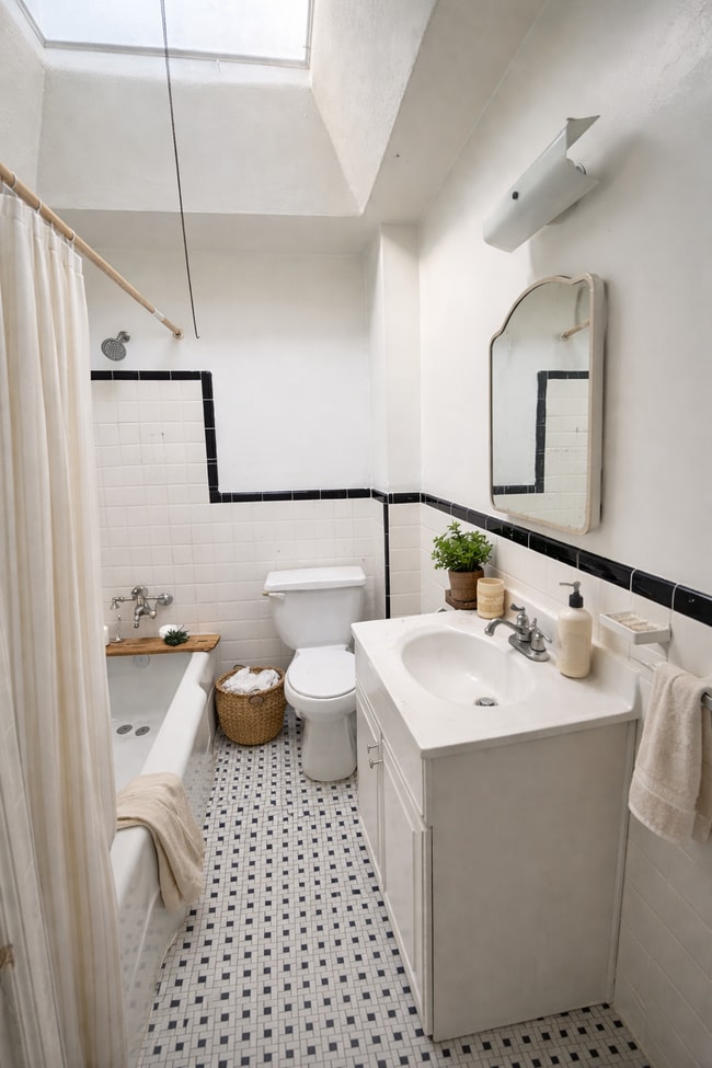 6038 Baltimore Ave, Unit 2F in Philadelphia, PA - Building Photo - Building Photo