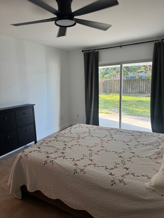 2561 SE Victory Ave in Port St. Lucie, FL - Building Photo - Building Photo