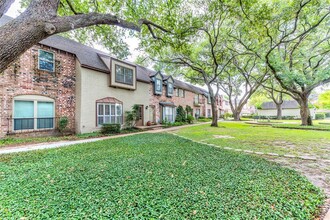 14707 Barryknoll Ln in Houston, TX - Building Photo - Building Photo