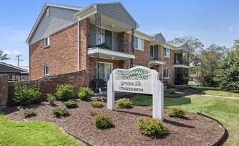 10045 Groh Rd in Grosse Ile Township, MI - Building Photo