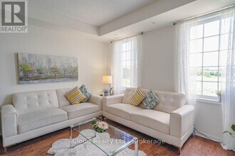 31 Island Rd in Toronto, ON - Building Photo - Building Photo