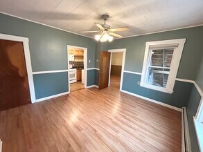 234 River St-Unit -1 in Waltham, MA - Foto de edificio - Building Photo