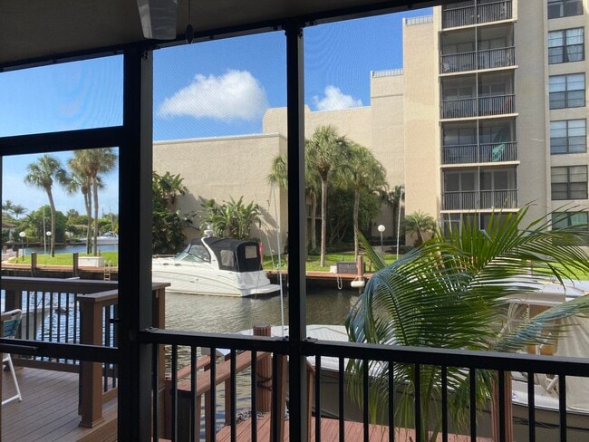 15 Royal Palm Way in Boca Raton, FL - Building Photo - Building Photo