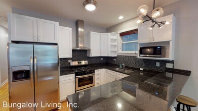 2837 W Lyndale St in Chicago, IL - Foto de edificio - Building Photo