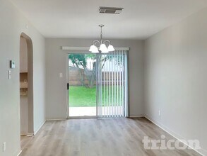 9806 Burr Press Ln in San Antonio, TX - Building Photo - Building Photo