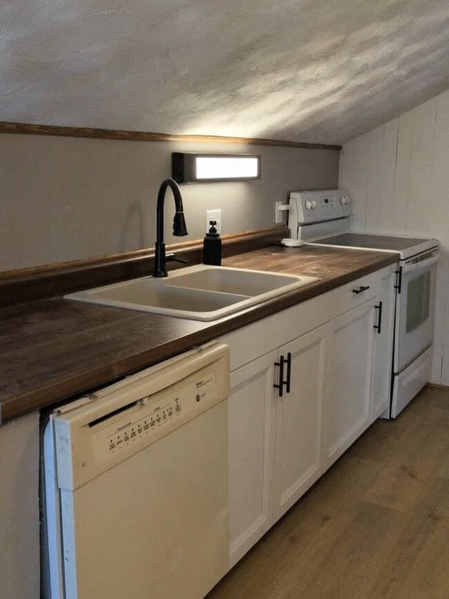 327 S Adams St, Unit B