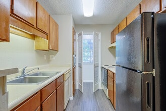 Barton's Mill Apartments in Austin, TX - Foto de edificio - Interior Photo