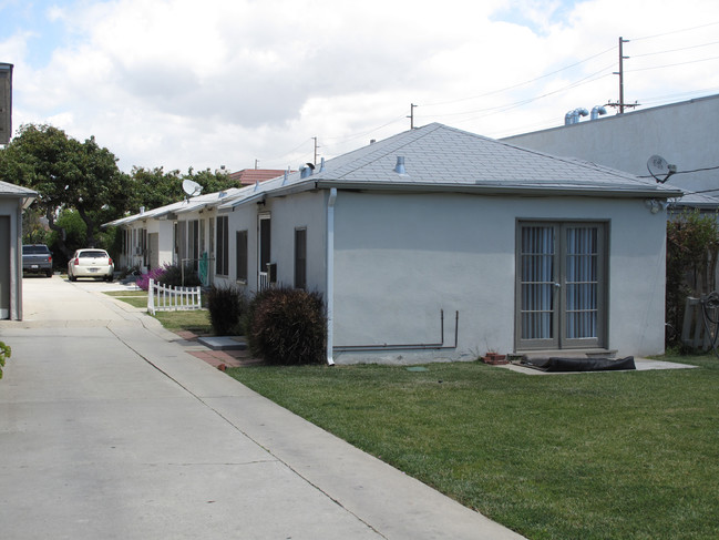 2215 1/2-2219 241st St in Lomita, CA - Building Photo - Building Photo