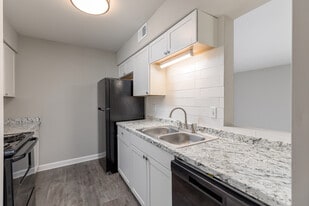 Windward Forest in Lithonia, GA - Building Photo